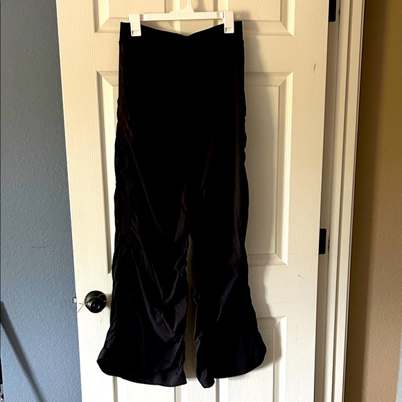 Lululemon Ruched High Rise Wide Leg Pant - EUC - Picture 2 of 10